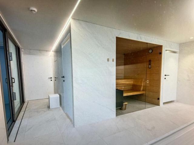 Schravenhoek Met Indoorzwembad En Sauna Veurne Exterior photo