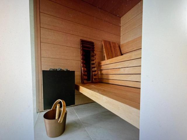 Schravenhoek Met Indoorzwembad En Sauna Veurne Exterior photo