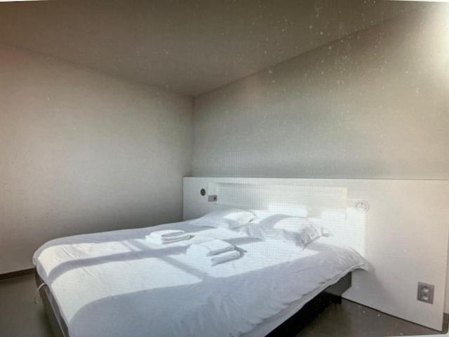 Schravenhoek Met Indoorzwembad En Sauna Veurne Exterior photo